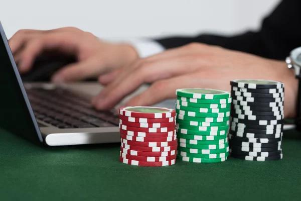 The Evolution of Online Poker Software: Enhancing User Experience